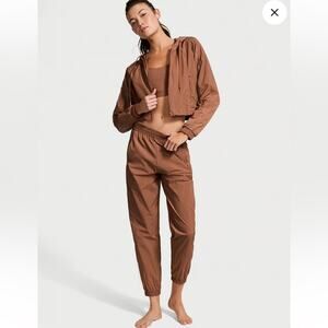 New VS parachute weekend set